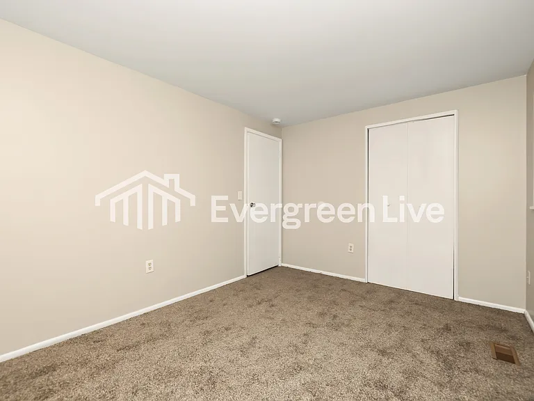 205 Tulip Dr — Photo 11