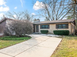 407 E Berkshire Ln, Mount Prospect, IL