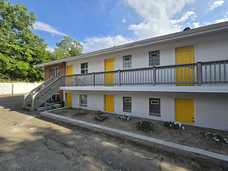 479 Zahn Dr #C — Photo 20