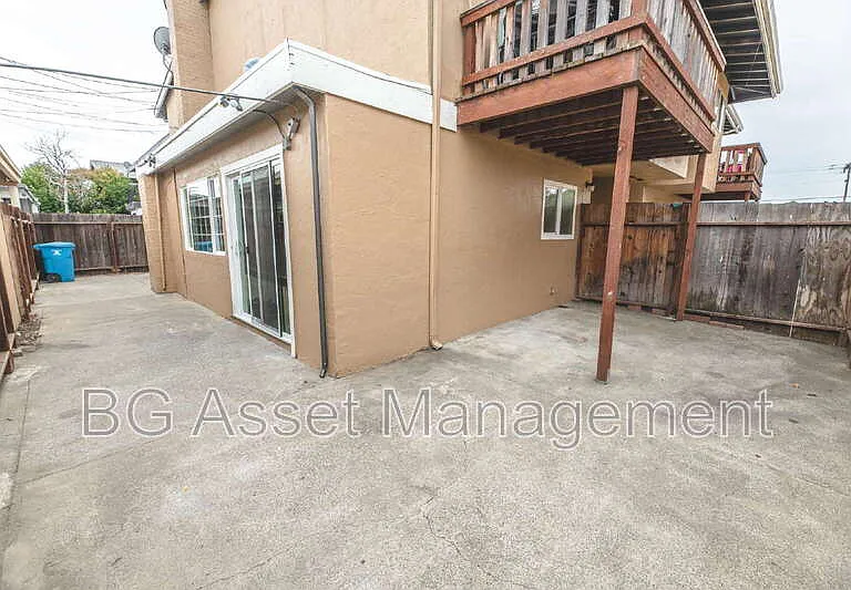 212 Westwood St — Photo 23