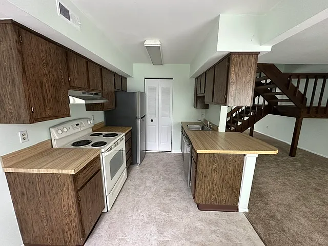 2127 Rhododendron Ct — Photo 7