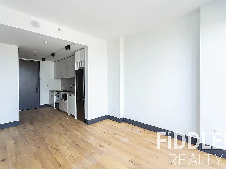 42-20 27th St #1901 — Photo 5