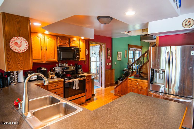 5th image of 45 Simons Road