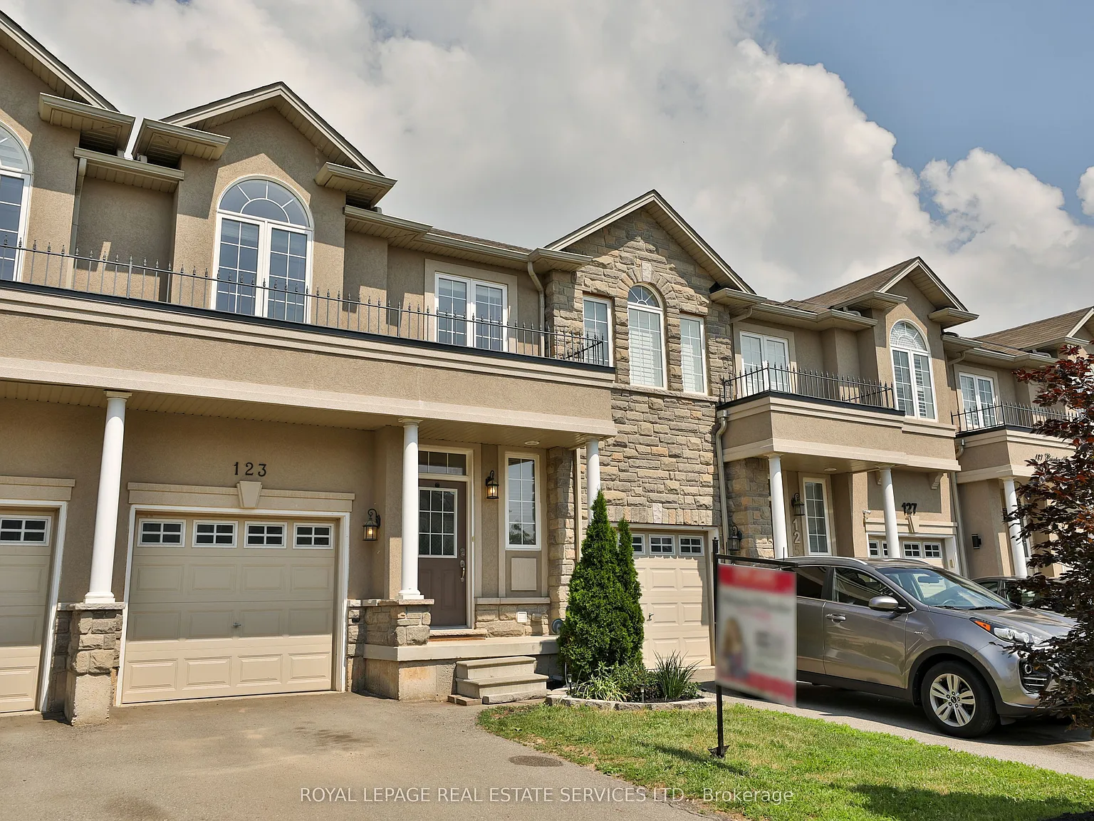 3 bed, $3,200 — Photo 2