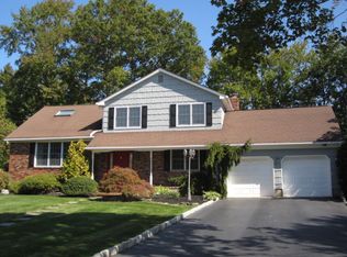 3 Stonehenge Dr, Ocean, NJ 07712