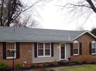 2018 Sweetbriar Dr, Clarksville, TN 37043