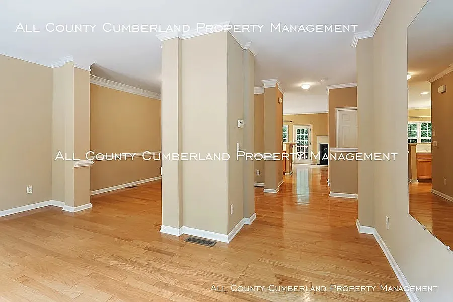 4 bed, 3.5 bath, 2700 sqft, $2,750 — Photo 4