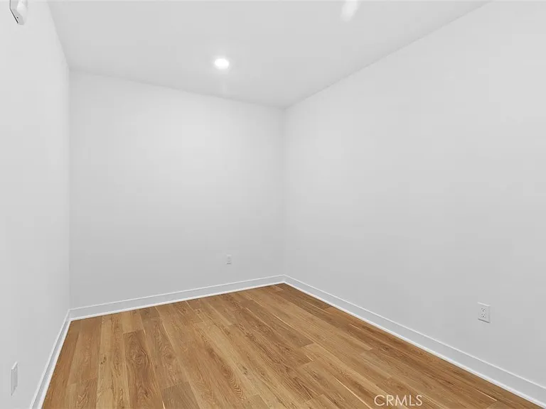 1407 Rivington — Photo 23
