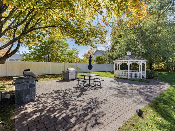 1-14 Iris Ct, Acton, MA 01720