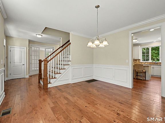 2nd image of 7 Hessian Drive