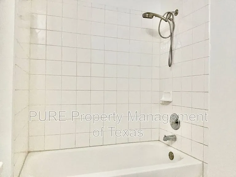 3232 Clinton Pl — Photo 16