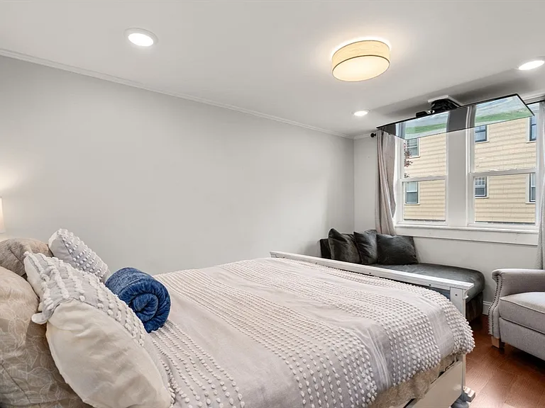 1504 Centre St #1 — Photo 7