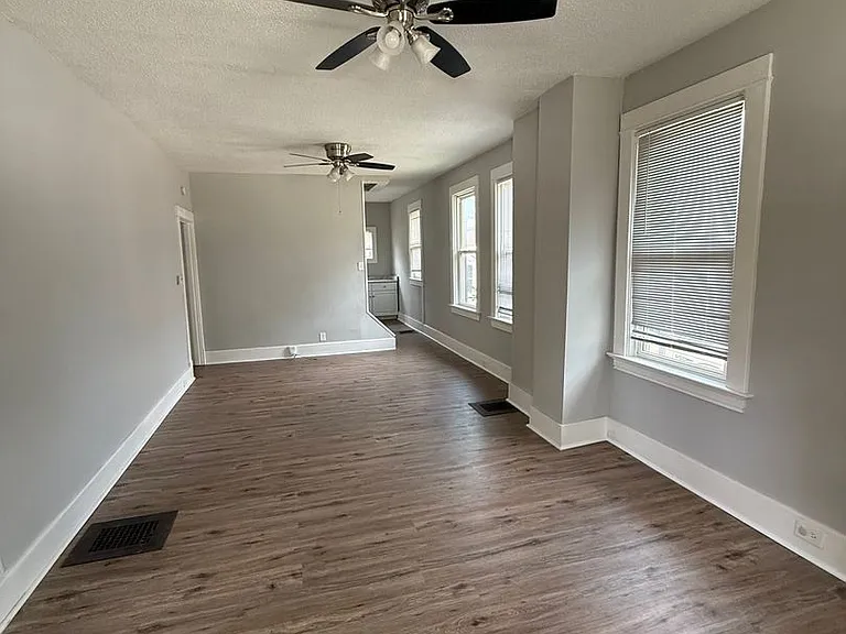 452 Whitelaw Ave — Photo 5