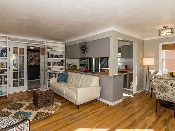 3rd image of 2725 W Bayaud Ave