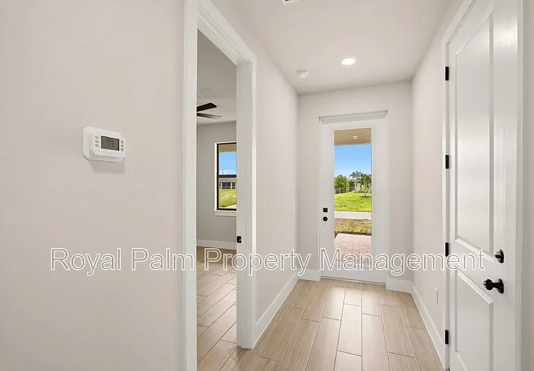 2616 NW 9th Ave — Photo 30
