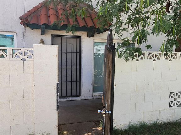 2nd image of 2132 W GLENROSA Avenue #B78