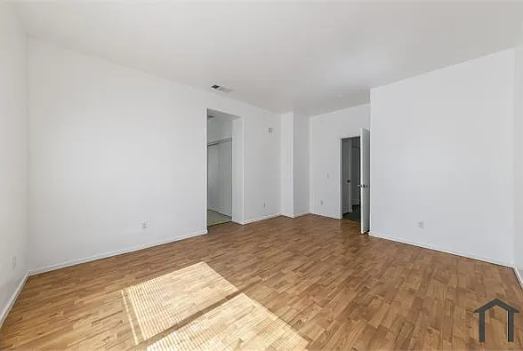 1162 E Kettering St — Photo 8