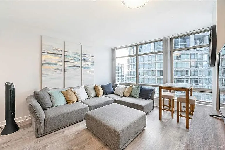 1200 Alberni St #1A — Photo 2