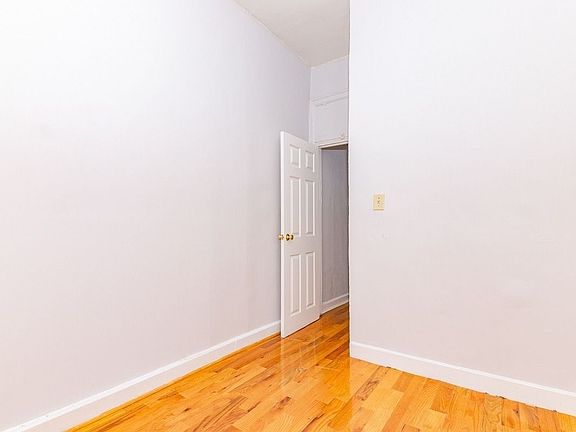 5th image of 1341 Putnam Ave #B3