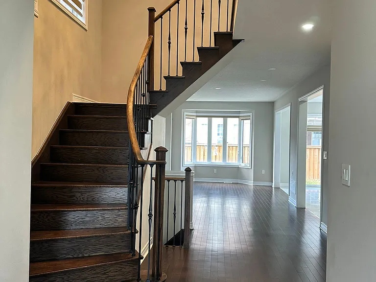 33 Pearman Cres — Photo 4