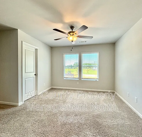 305 Rolling Green Rd — Photo 6