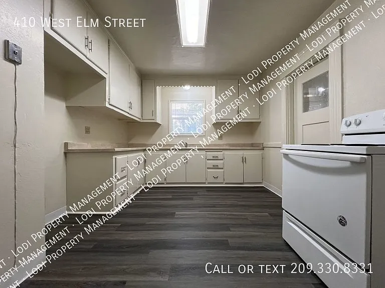 410 W Elm St — Photo 15