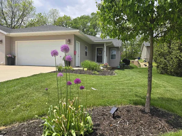 211 Painter St #2, Decorah, IA 52101