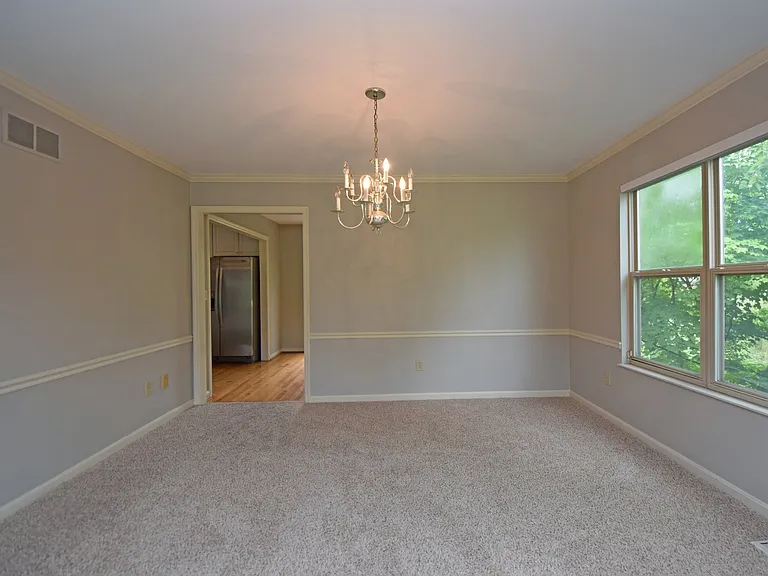 6490 Glenarbor Dr — Photo 6