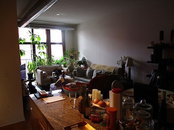 4th image of 4011 N Francisco Ave Unit 308