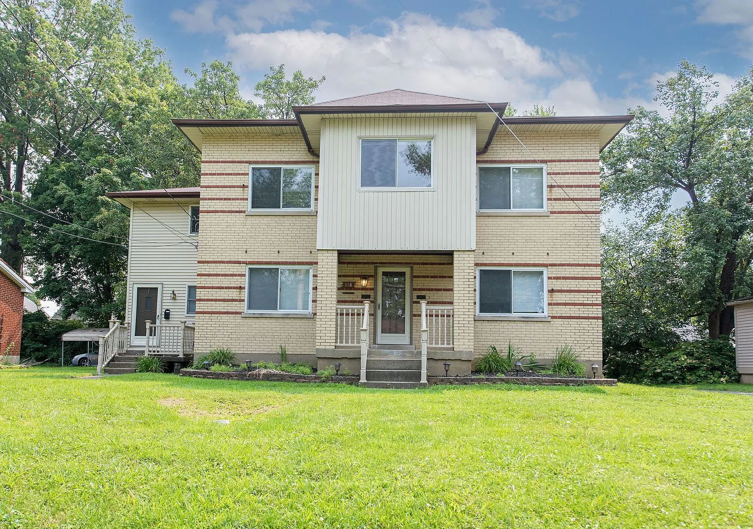Extra Spacious Top Unit Duplex — Photo 3