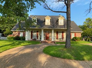 106 Cambridge Cir, Bossier City, LA 71111