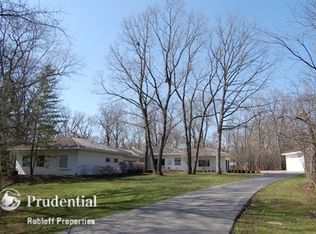 29761 Oak Spring Ln, Libertyville, IL