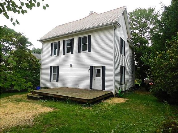 3rd image of 85 Plum St