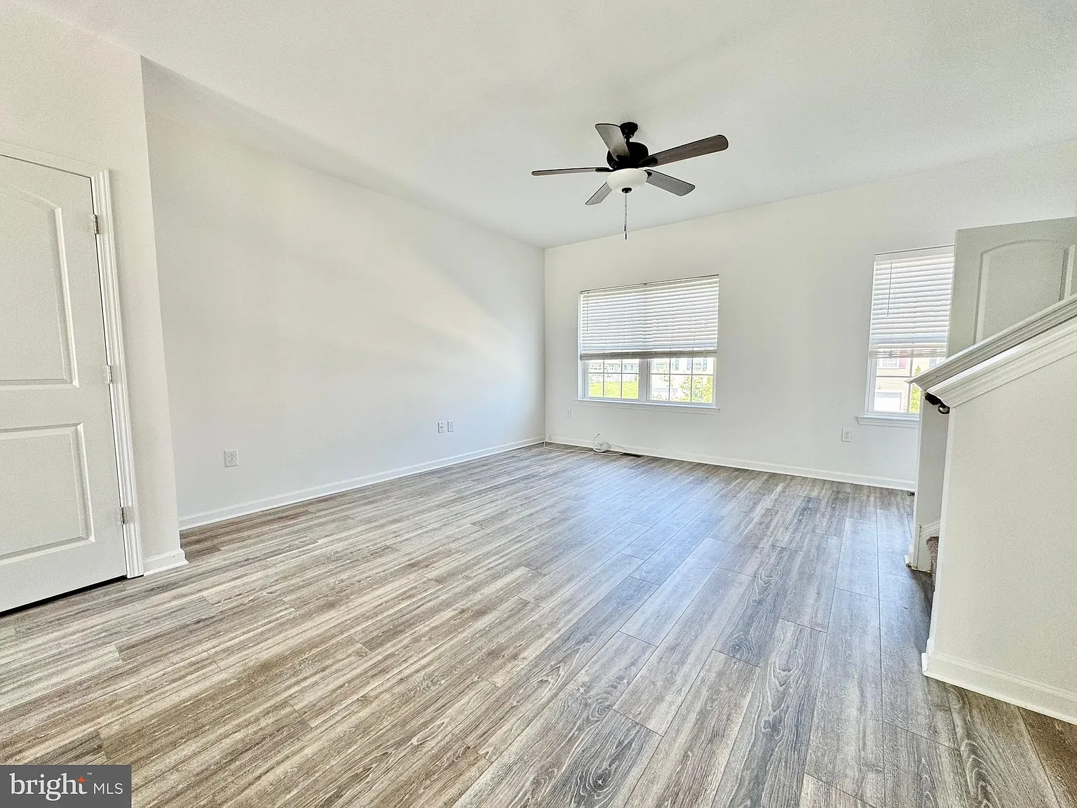 4 bed, 2.5 bath, 1725 sqft, $2,550 — Photo 2
