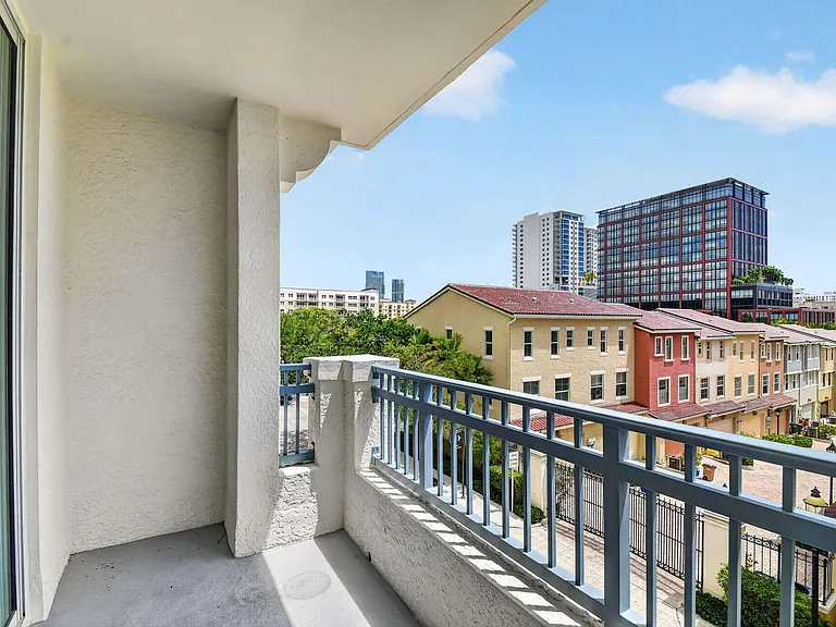 403 S Sapodilla Ave #307 — Photo 16