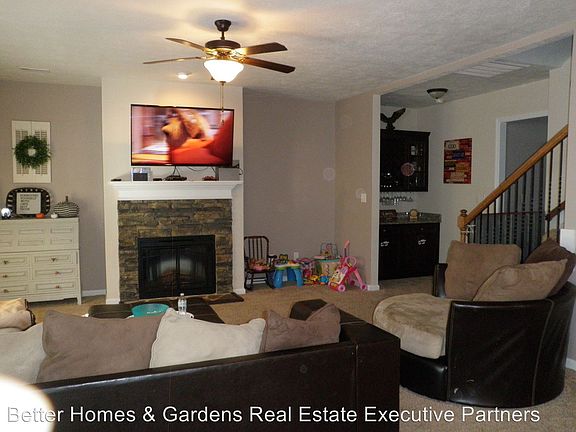 3rd image of 3308 Alexandria Dr