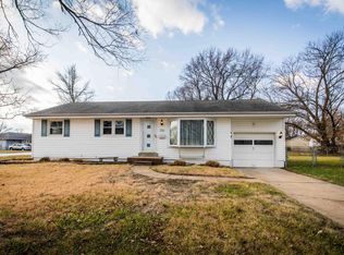 300 Monterey Dr, Florissant, MO 63031