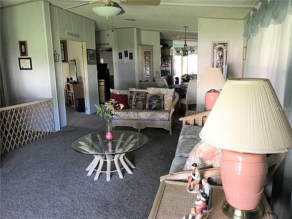 3rd image of 1586 NE Grapefruit St
