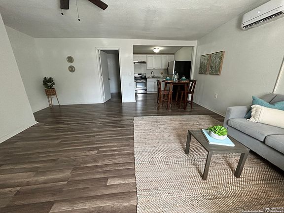 3rd image of 5415 Buena Vista St