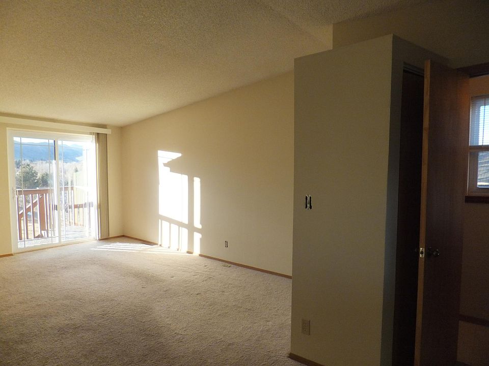 2nd image of 811 Noble Ct