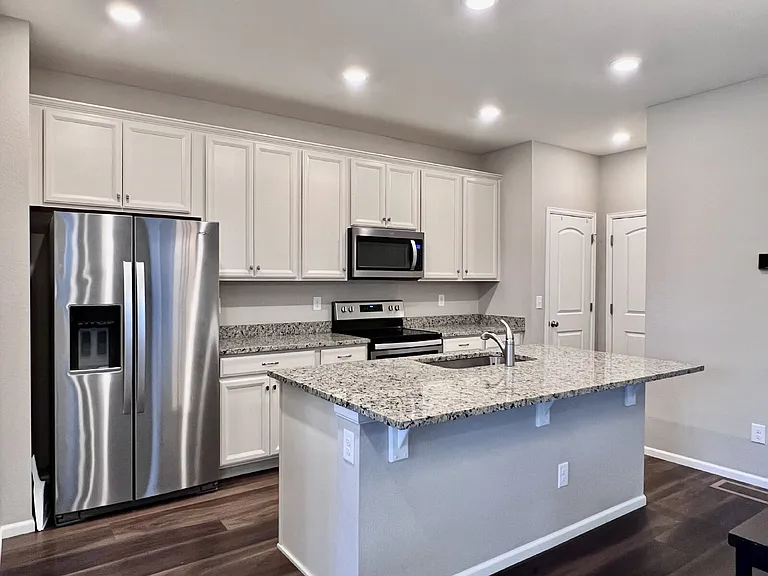21783 E Radcliff Cir — Photo 6