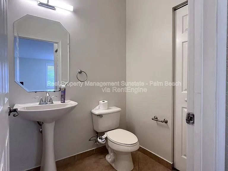 6786 Aliso Ave — Photo 6