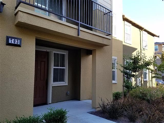 1st image of 703 Elderberry Dr