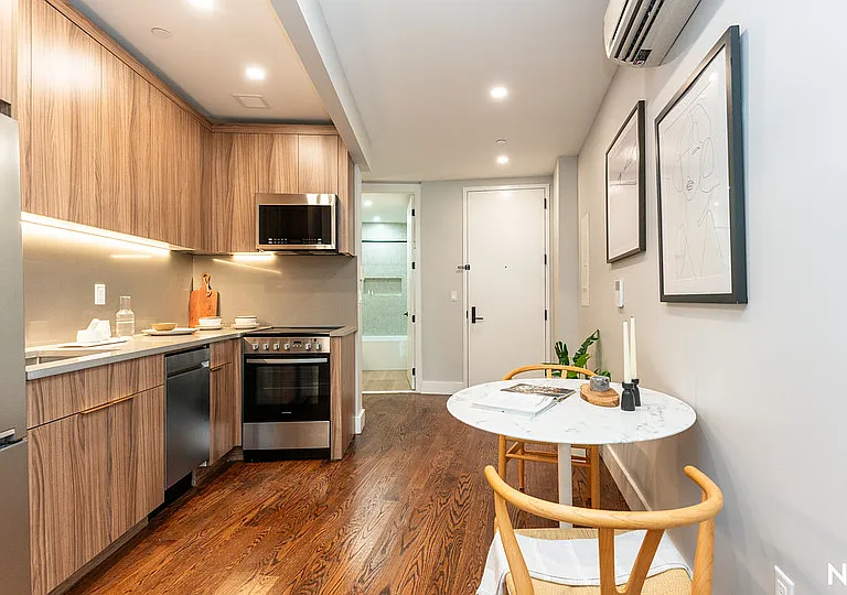 31-61 Vernon Blvd #5X — Photo 3