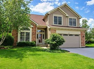6 Ridgefield Ct, Algonquin, IL 60102