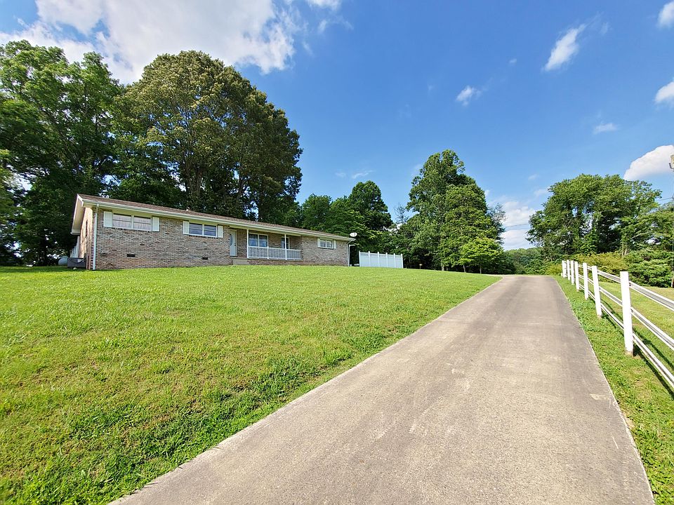 2nd image of 824 Hammond Ave