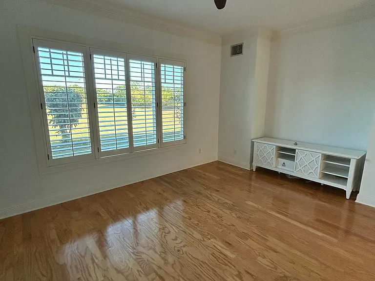 11627 SE Florida Ave — Photo 16