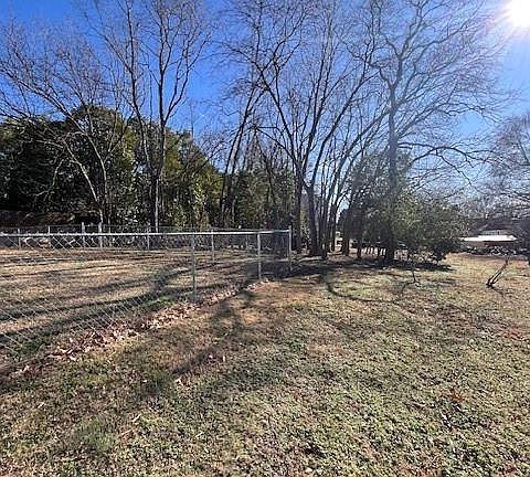 5th image of 219 Troy Alexander Dr