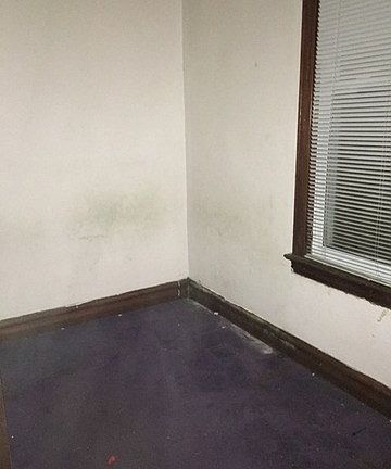 4th image of 2753 S Central Park Ave