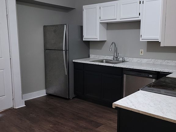 4th image of 64 Barnett St #64